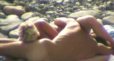 sex chị gái xinh đẹp Tôi mặc một chiếc váy ngắn và chạy vào phim xec dit nhau thân cây.